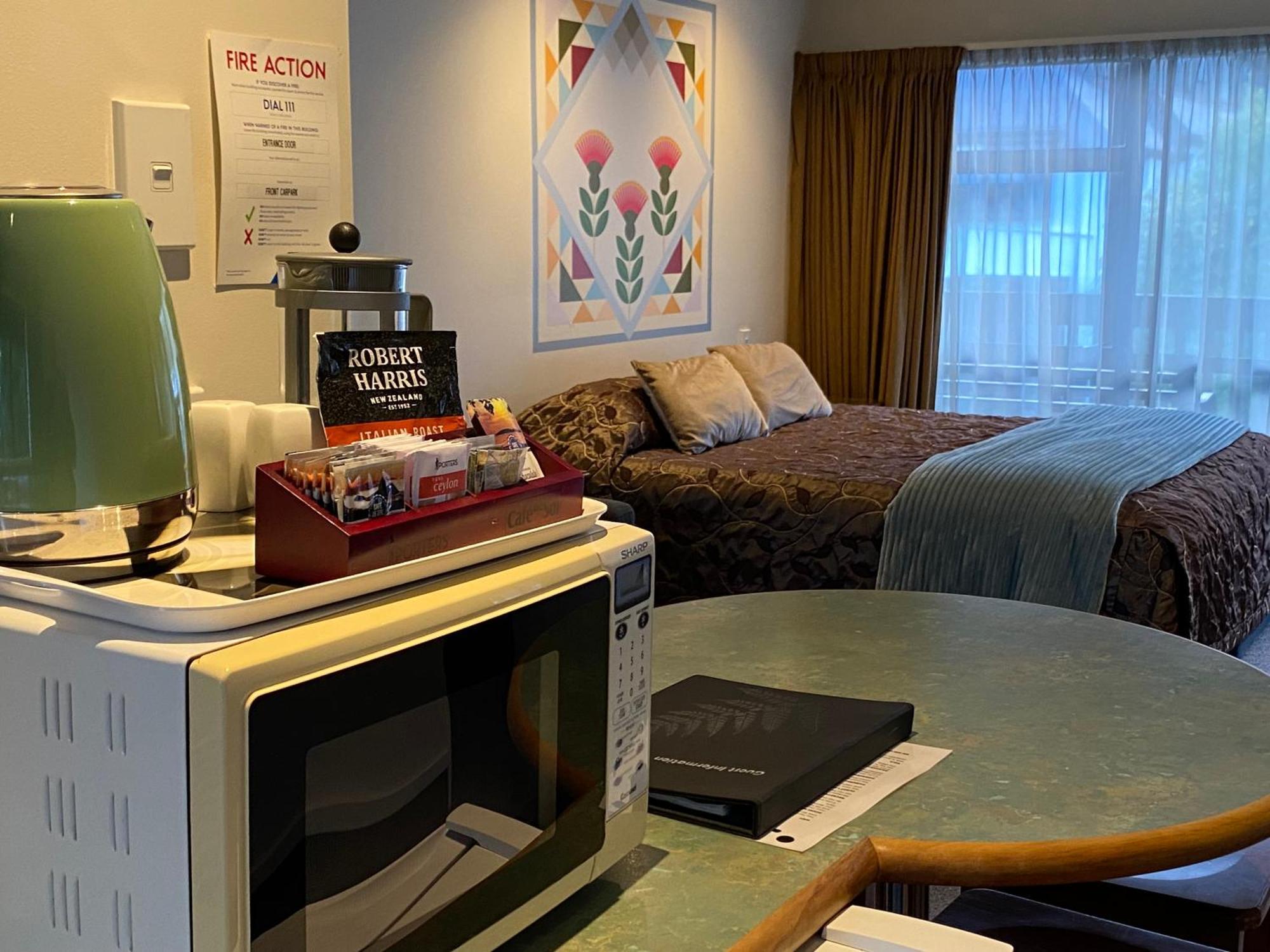 דנידין Commodore Motel מראה חיצוני תמונה